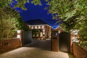 Photo 32- click for photo gallery